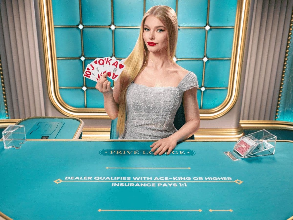 Privé Lounge Russian Poker
